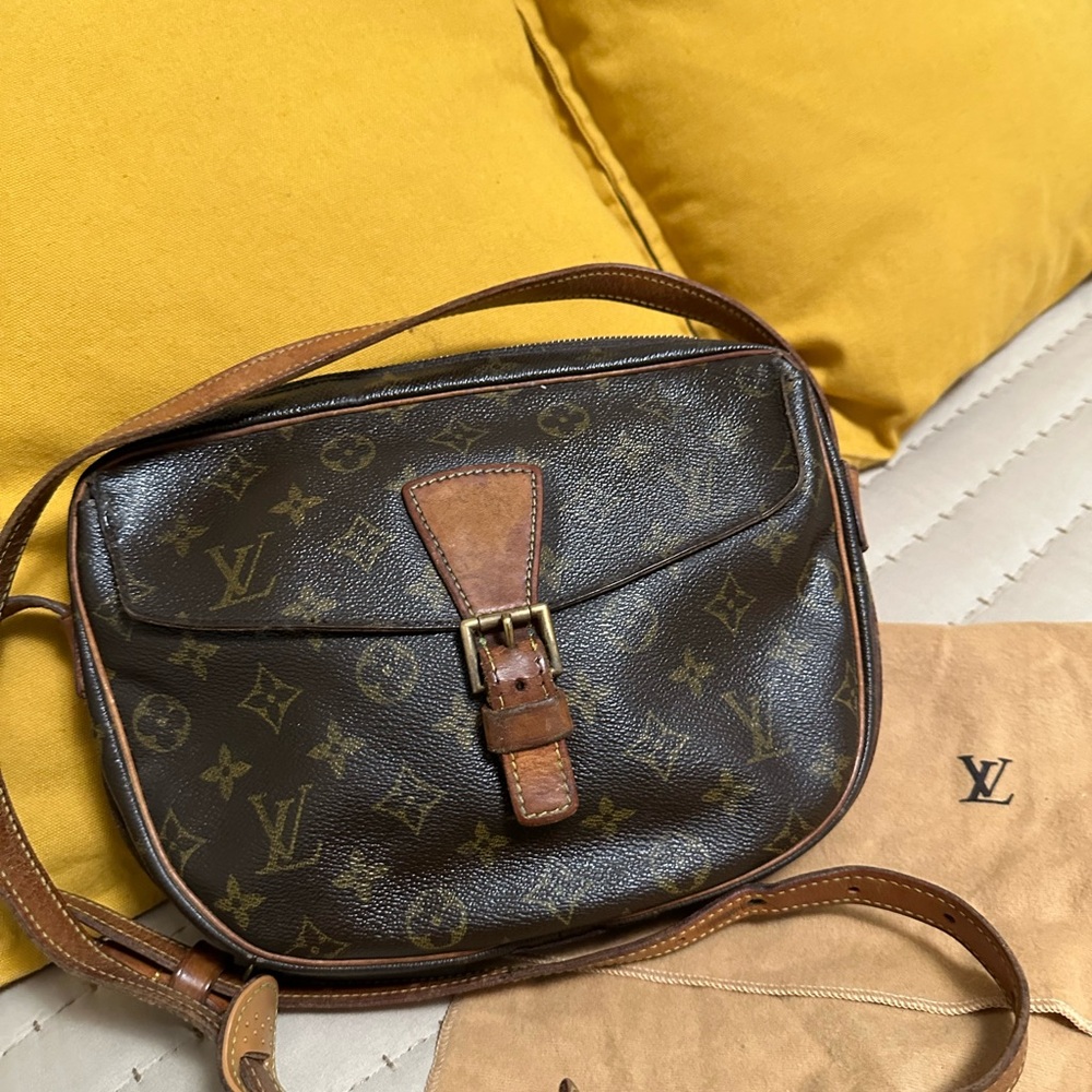 Authentic Louis Vuitton Jeune Fille  Crossbody shoulder bag MM dust bag included